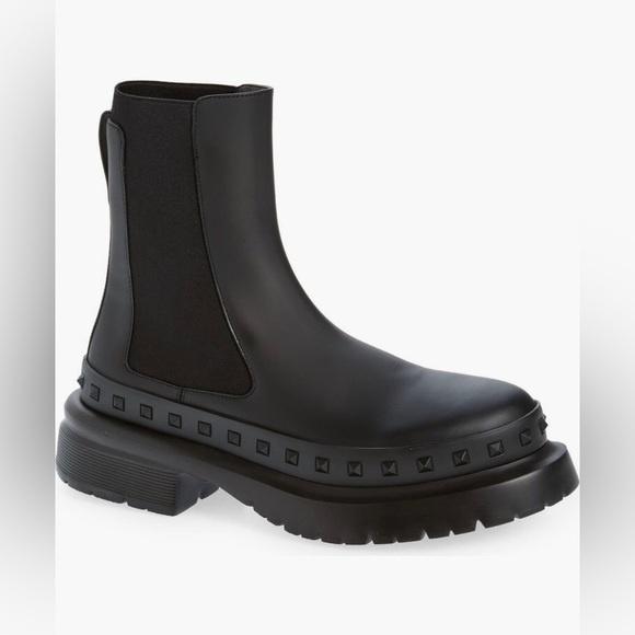 Valentino Other - NIB $1270 Valentino M-Way Rockstud Lug Sole Chelsea Boot in size 11 US / 44 EU!